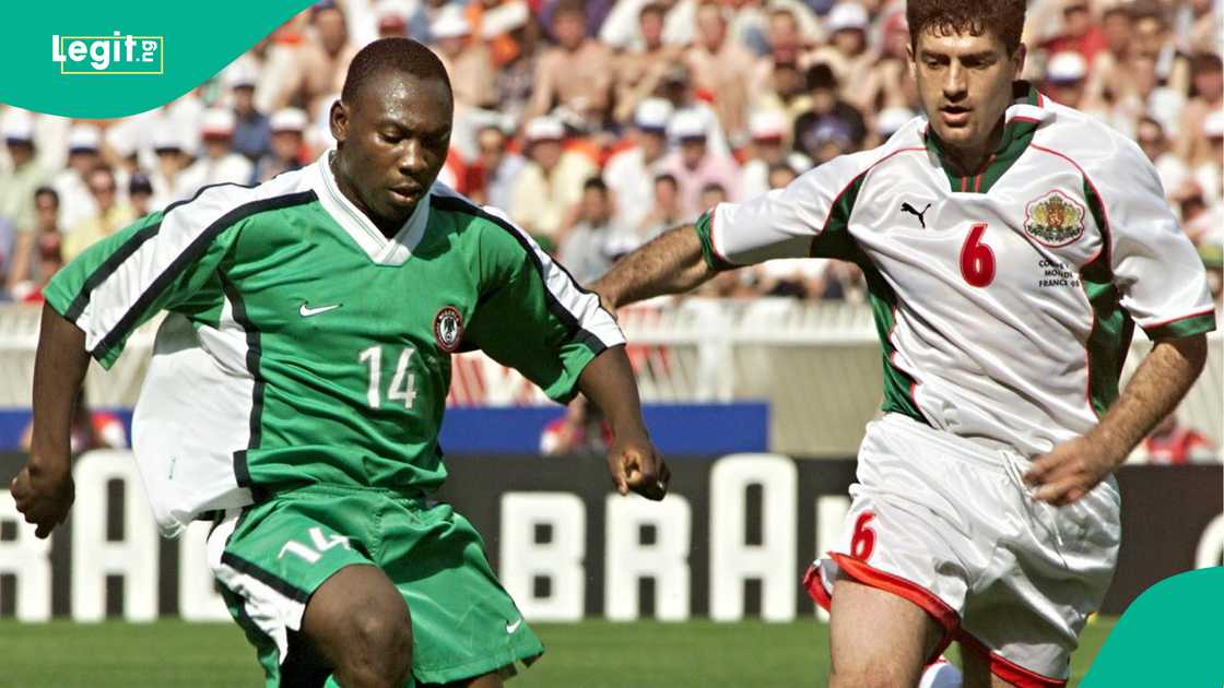 Daniel Amokachi, Super Eagles, Nigeria, Bulgaria, Parc des Princes, Paris, France, 1998 World Cup. Daniel Amokachi, Super Eagles, Nigeria, Bulgaria, Parc des Princes, Paris, France, 1998 World Cup.