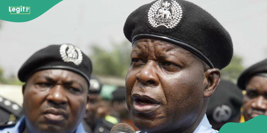 Former IGP Okiro addresses crowd