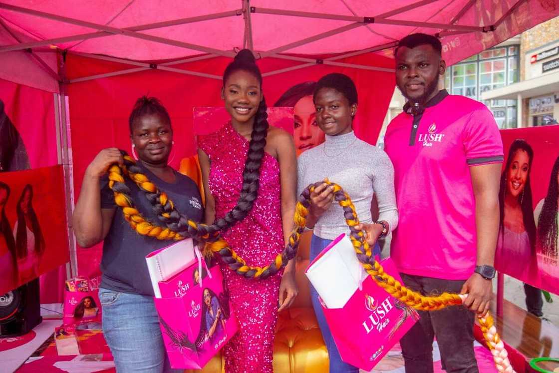 Lush Hair Makes History: Collaborates with Fans to Produces 105 Ft, 2 Inches Long Braid Lush Hair Makes History: Collaborates with Fans to Produces 105 Ft, 2 Inches Long Braid