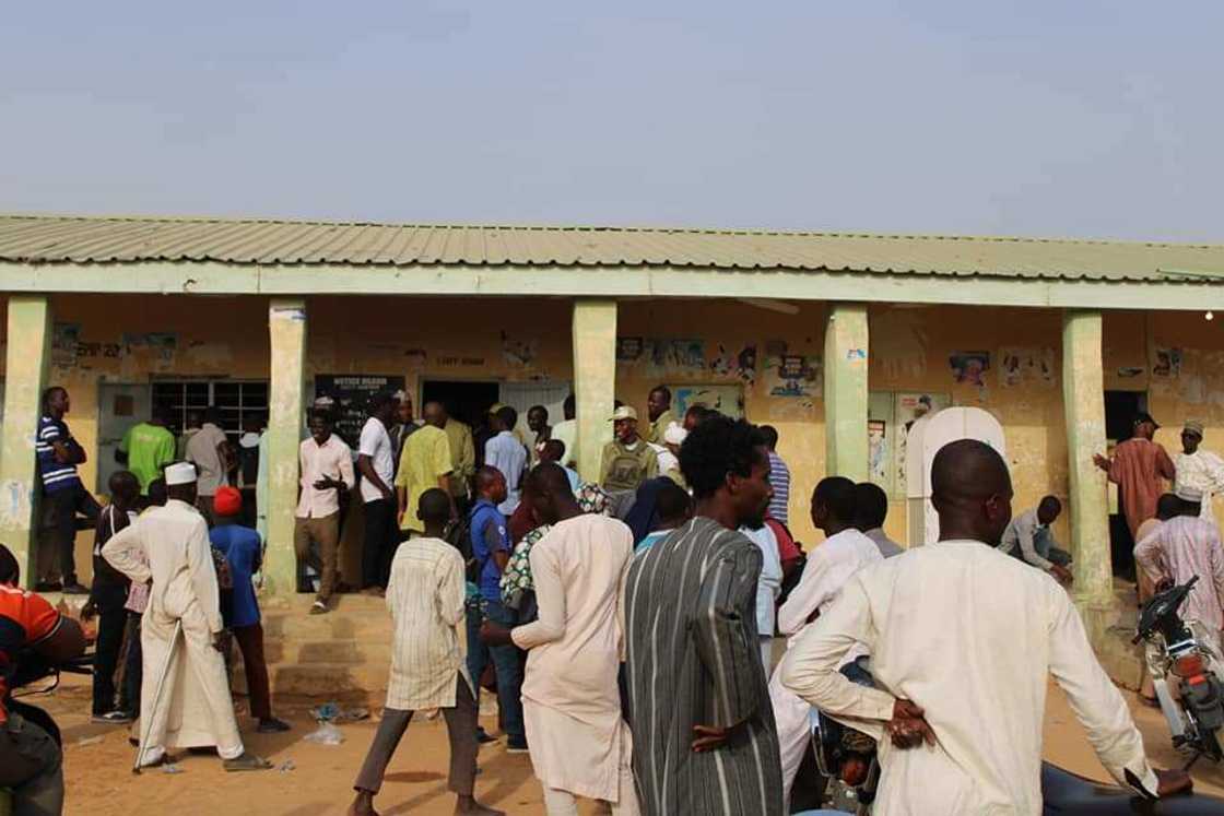 KAI TSAYE: Masu kad'a kuri'a na ci gaba da zaman jiran tantancewa da kad'a kuri'a a Bauchi KAI TSAYE: Masu kad'a kuri'a na ci gaba da zaman jiran tantancewa da kad'a kuri'a a Bauchi