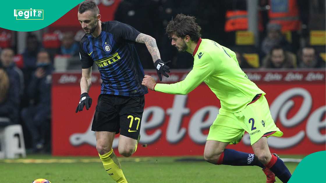 Marcelo Brozovic of Inter Milan in action against Marios Oikonomou of Bologna at San Siro in 2017. Photo by Marco Luzzani