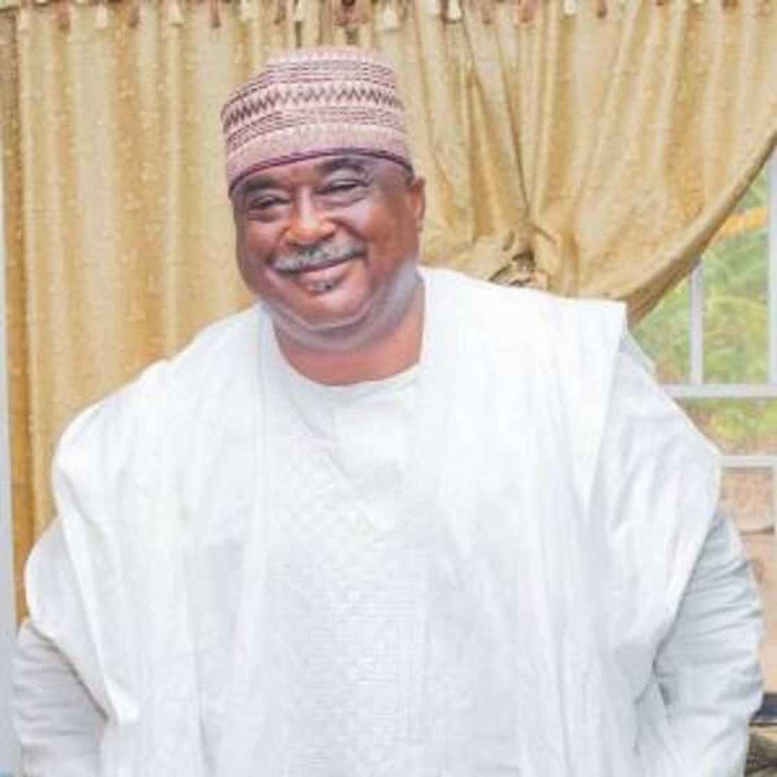 Mataimakin gwamnan jihar Kwara ya sha da kyar a wajen kallo kwallo Mataimakin gwamnan jihar Kwara ya sha da kyar a wajen kallo kwallo