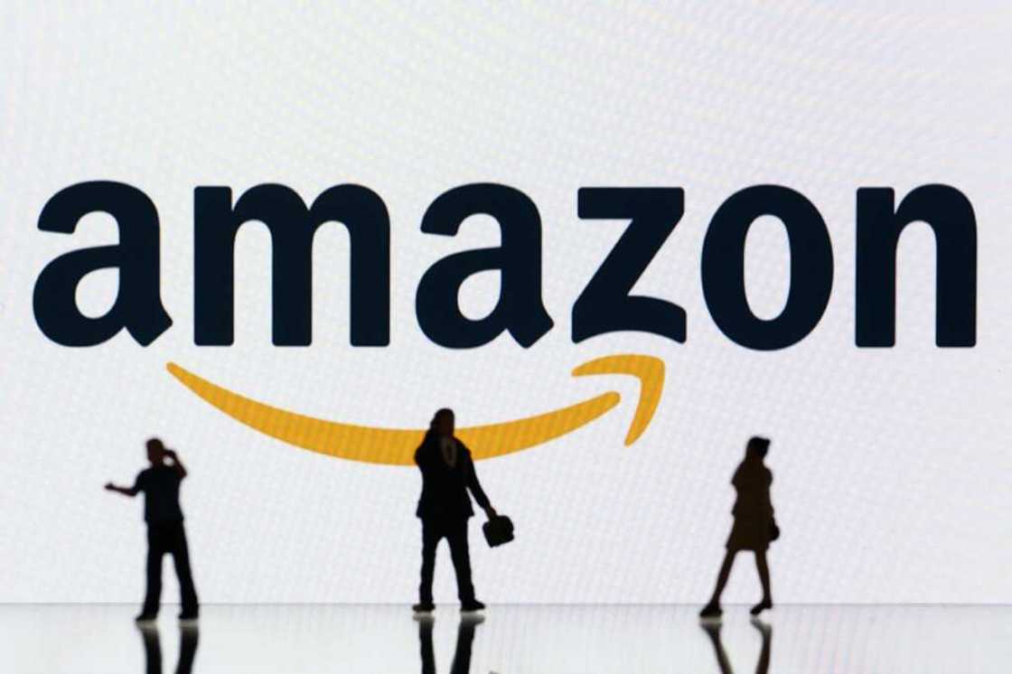 Amazon is using artificial intelligence to help shoppers and sellers at its online shop, and plans to spend billions on new data centers for its AWS cloud computing unit Amazon is using artificial intelligence to help shoppers and sellers at its online shop, and plans to spend billions on new data centers for its AWS cloud computing unit