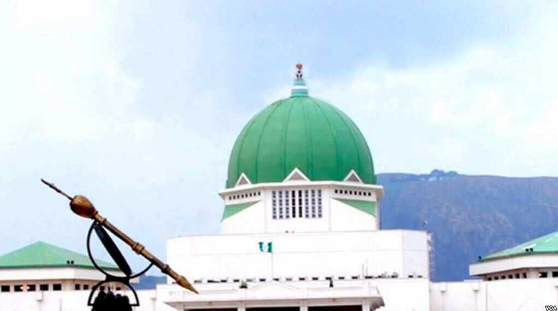 Drama in Abuja as security agents lock National Assembly gates