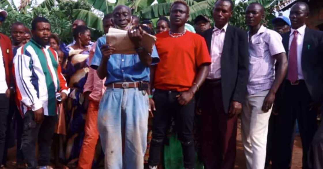 Viral Burial Announcer Godfrey Jemba Featured in Music Clip. Viral Burial Announcer Godfrey Jemba Featured in Music Clip.