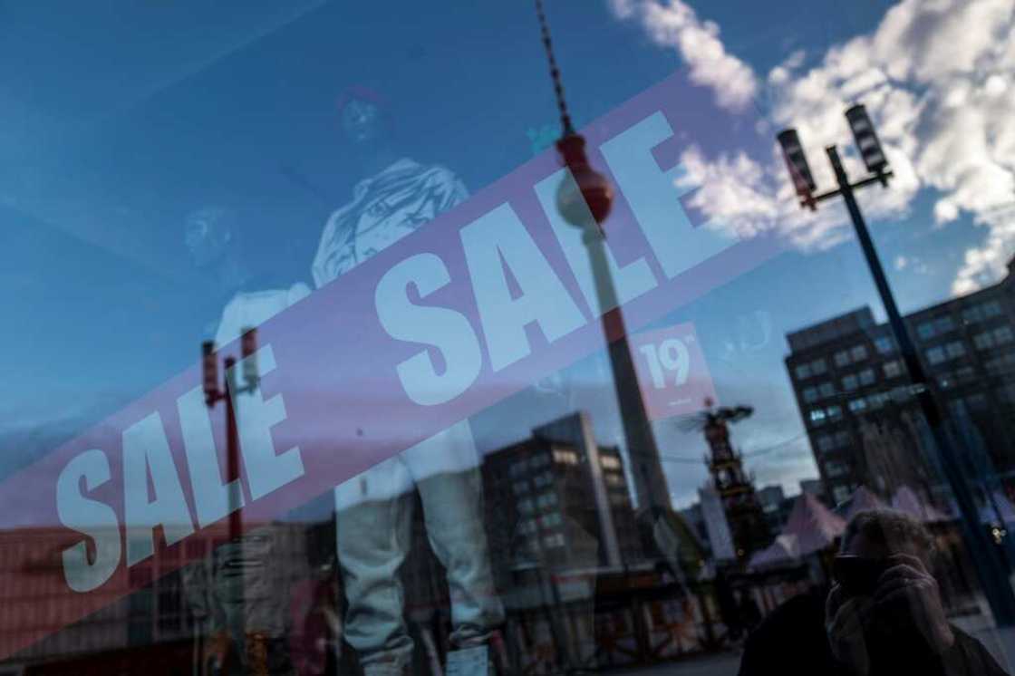 Boosted by a slowdown in the rate of energy price rises, inflation in the eurozone fell to 9.2 percent in December Boosted by a slowdown in the rate of energy price rises, inflation in the eurozone fell to 9.2 percent in December