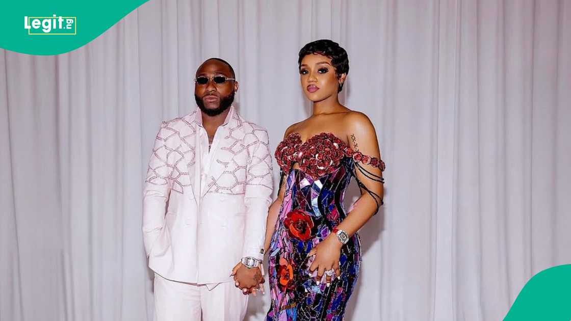 Moment Chioma teaches Davido to say please trends. Moment Chioma teaches Davido to say please trends.