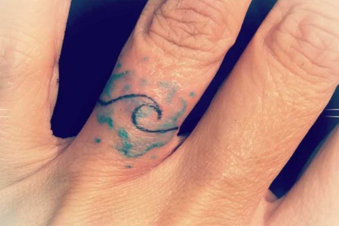 Do tattoos on the finger hurt? Do tattoos on the finger hurt?