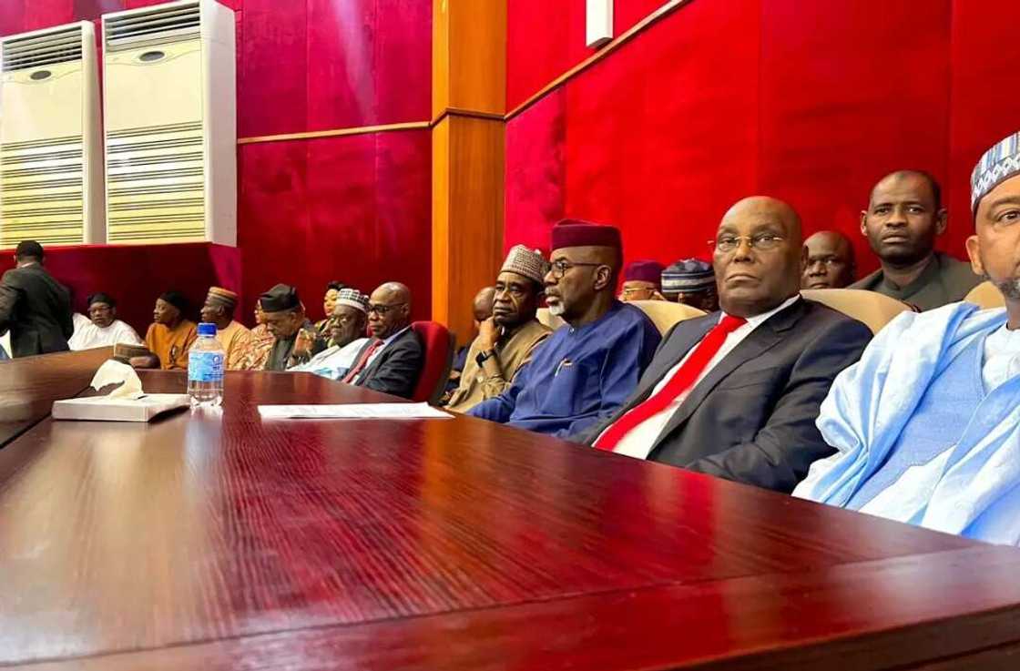 Atiku Abubakar ya isa wajen sauraron karar zaben shugaban kasa Atiku Abubakar ya isa wajen sauraron karar zaben shugaban kasa