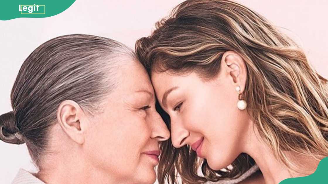 Gisele Bündchen hanging her mom