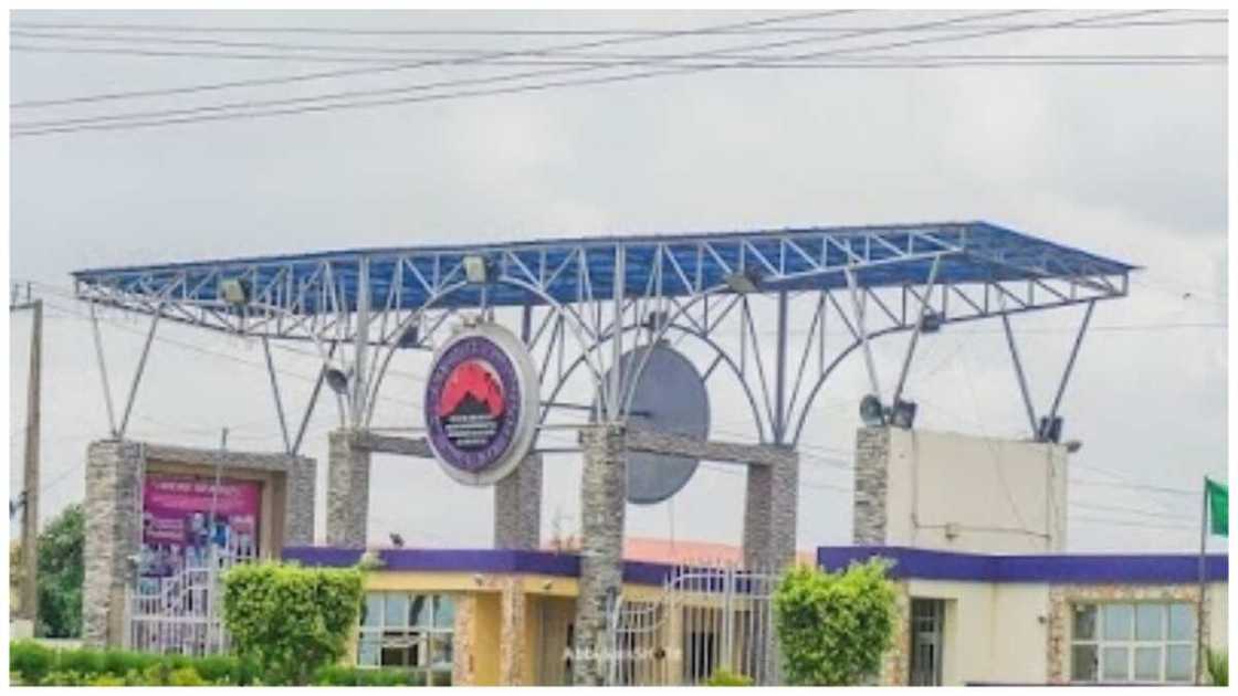 Breaking: Many Feared Killed As Tanker Explodes On Lagos-Ibadan Expressway Breaking: Many Feared Killed As Tanker Explodes On Lagos-Ibadan Expressway