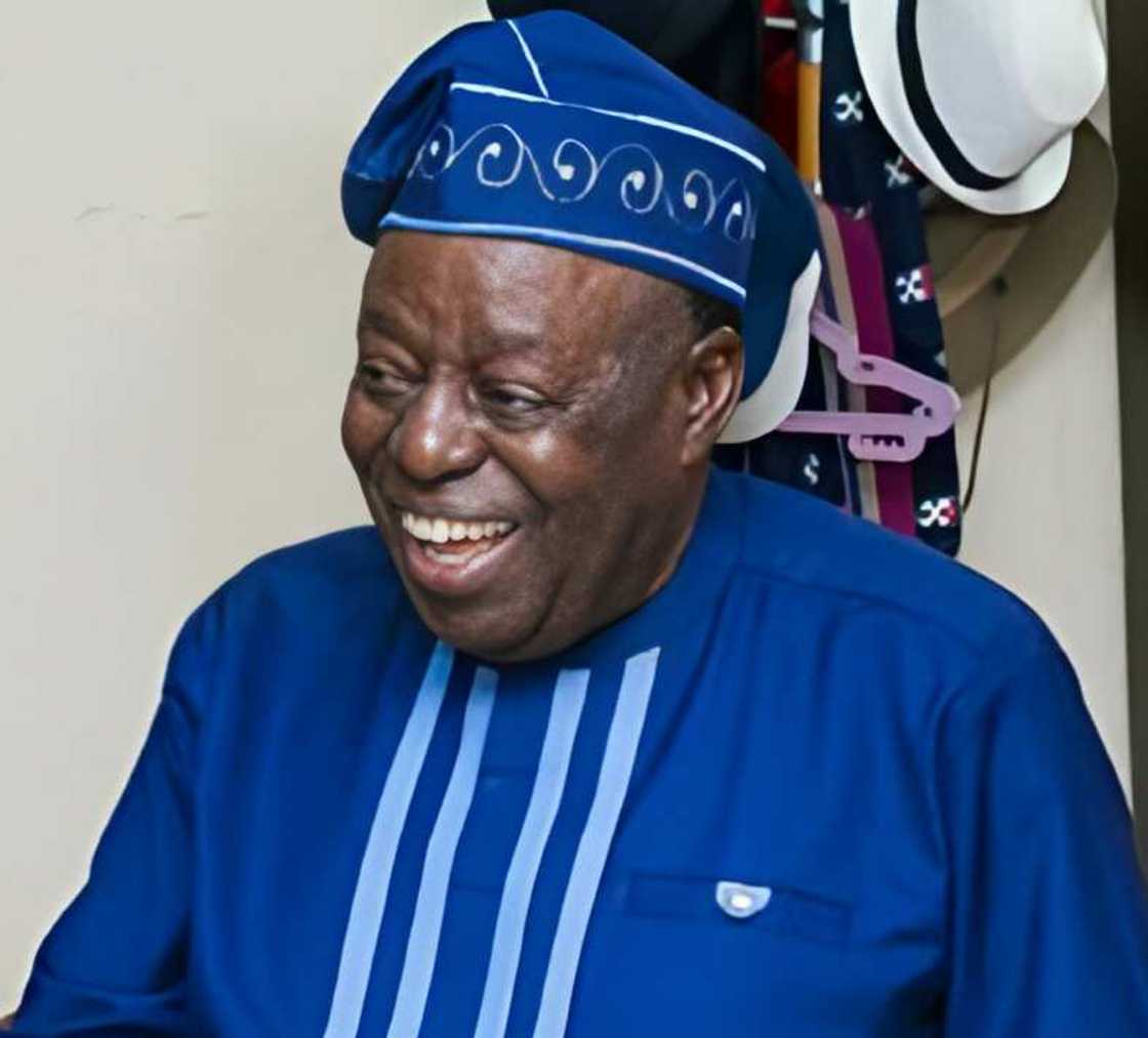 Afe Babalola’s biography Afe Babalola’s biography