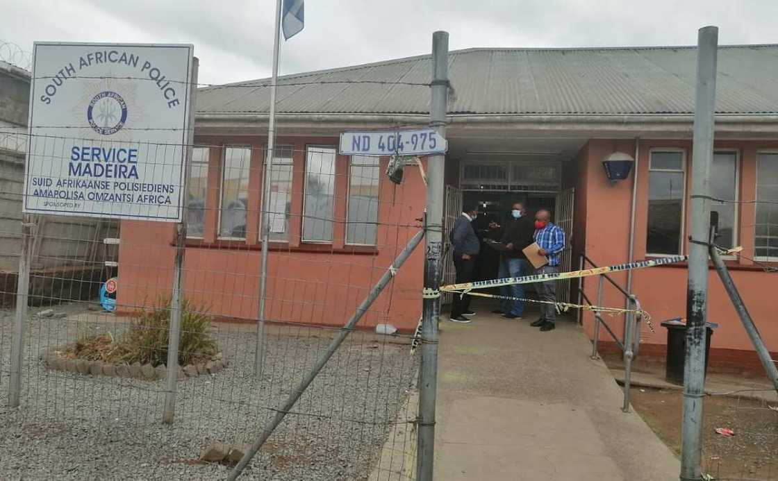 Karfin hali: Wani mutumi ya bindige matarshi har lahira a cikin ofishin 'yan sanda yayin da taje kai karar shi