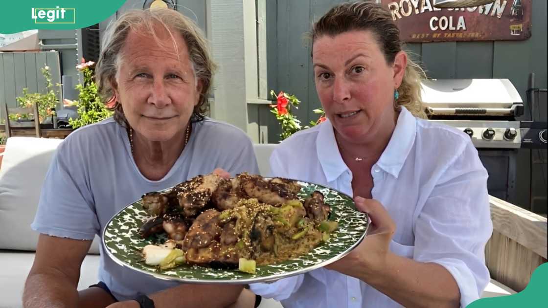 Parker Stevenson and Lisa Schoen displaying a delicious meal Parker Stevenson and Lisa Schoen displaying a delicious meal
