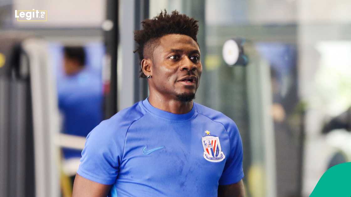 Obafemi Martins, Shanghai Shenhua, China, Nigeria, SUper Eagles. Obafemi Martins, Shanghai Shenhua, China, Nigeria, SUper Eagles.
