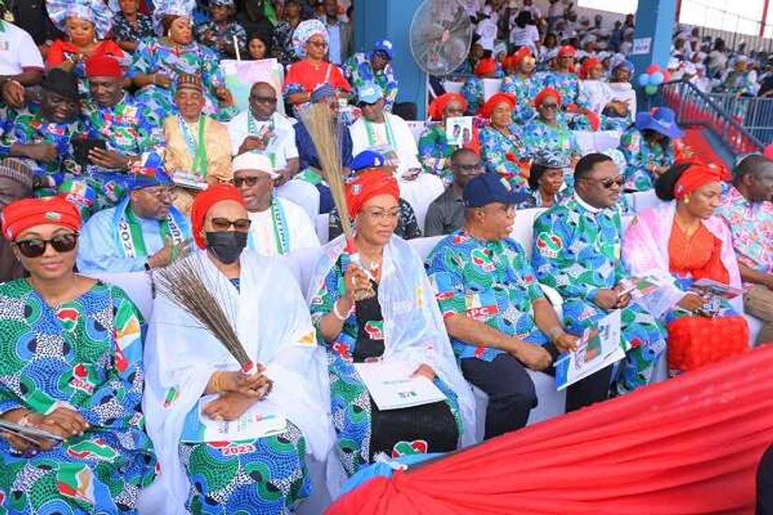 Gangamin matan APC a Kalaba. Gangamin matan APC a Kalaba.