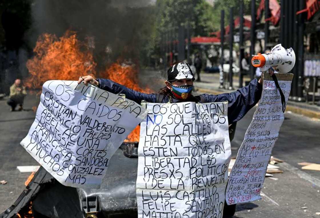 Many shops closed early, or did not open at all, while many schools sent pupils home early in case of trouble in the face of protests October 18, 2022 Many shops closed early, or did not open at all, while many schools sent pupils home early in case of trouble in the face of protests October 18, 2022