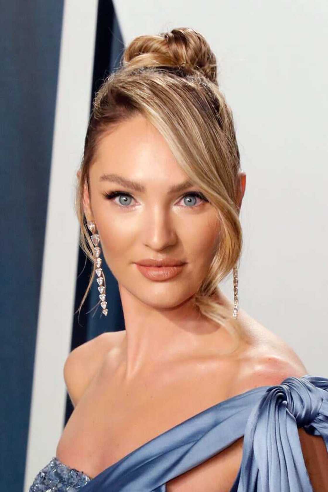 Candice Swanepoel at the 2020 Vanity Fair Oscar Party Candice Swanepoel at the 2020 Vanity Fair Oscar Party