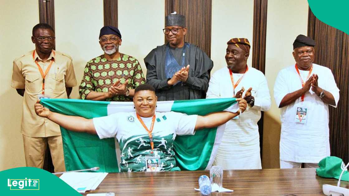 From L-R: NIS DG Philip Shaibu, Chief of Staff to President Tinubu, Femi Gbajabiamila, NSC Chairman Shehu Dikko, NSC DG Bukola Olopade, NOC vice chairman Solomon Ogba and bottom: Team Nigeria captain Folashade Oluwafemiayo. Photo by NSC From L-R: NIS DG Philip Shaibu, Chief of Staff to President Tinubu, Femi Gbajabiamila, NSC Chairman Shehu Dikko, NSC DG Bukola Olopade, NOC vice chairman Solomon Ogba and bottom: Team Nigeria captain Folashade Oluwafemiayo. Photo by NSC
