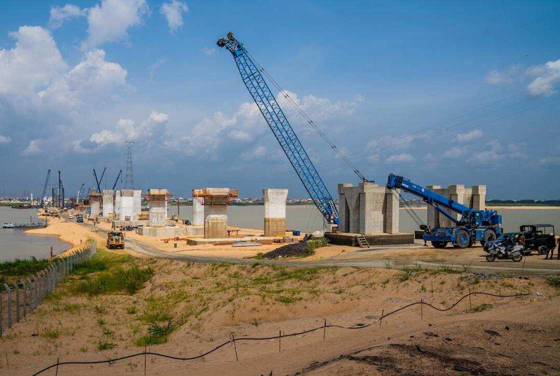 Aikin gadar Neja Aikin gadar Neja