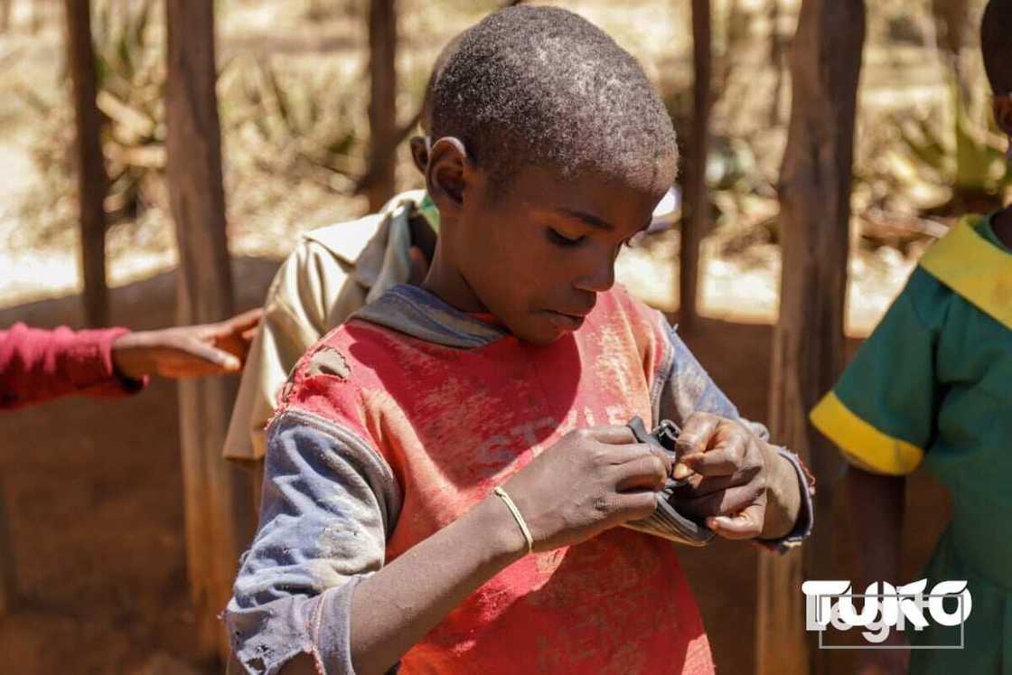 Grace Wanene: Meet ex-model who provides needy pupils with "growing shoes" Grace Wanene: Meet ex-model who provides needy pupils with "growing shoes"