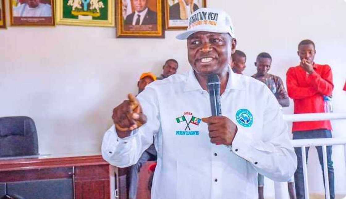 Labarai kai tsaye kan yadda zaben fidda gwanin Gwamnonin jam'iyyar APC ke gudana yau Labarai kai tsaye kan yadda zaben fidda gwanin Gwamnonin jam'iyyar APC ke gudana yau