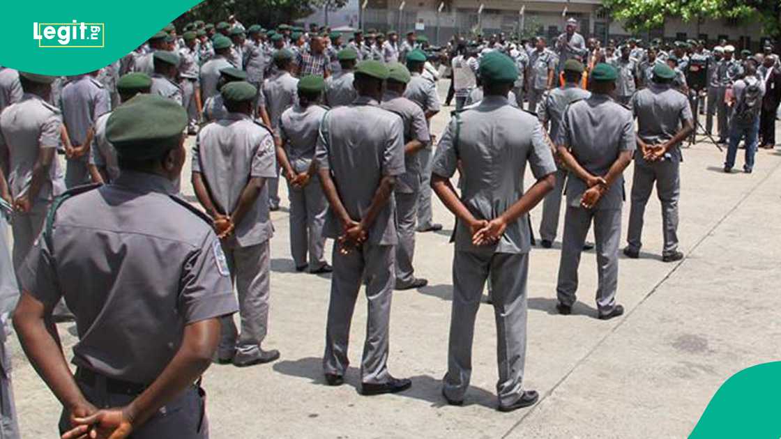 Customs Seize N653 Million in Foreign Currency Customs Seize N653 Million in Foreign Currency