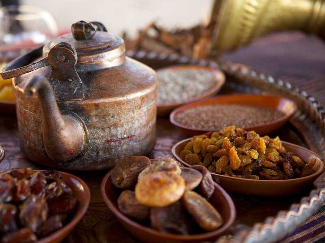 An bukaci masu azumi su ci abinci mai yawan lokacin sahur da buda baki saboda coronavirus An bukaci masu azumi su ci abinci mai yawan lokacin sahur da buda baki saboda coronavirus