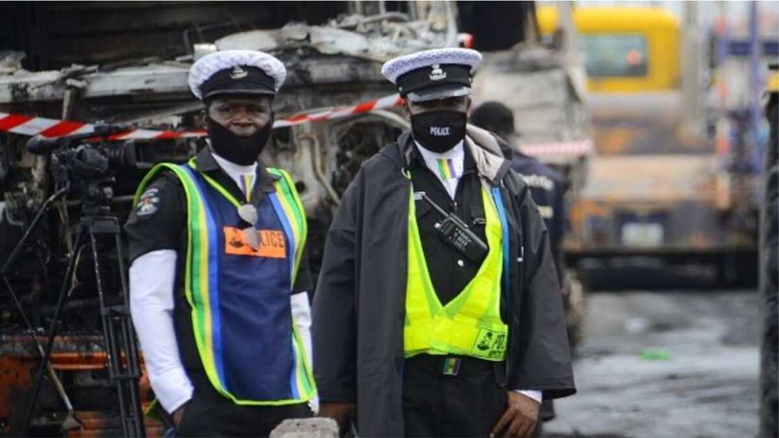 14 Passengers Burnt to Death as Bus Catches Fire on Lagos-Ibadan Expressway 14 Passengers Burnt to Death as Bus Catches Fire on Lagos-Ibadan Expressway