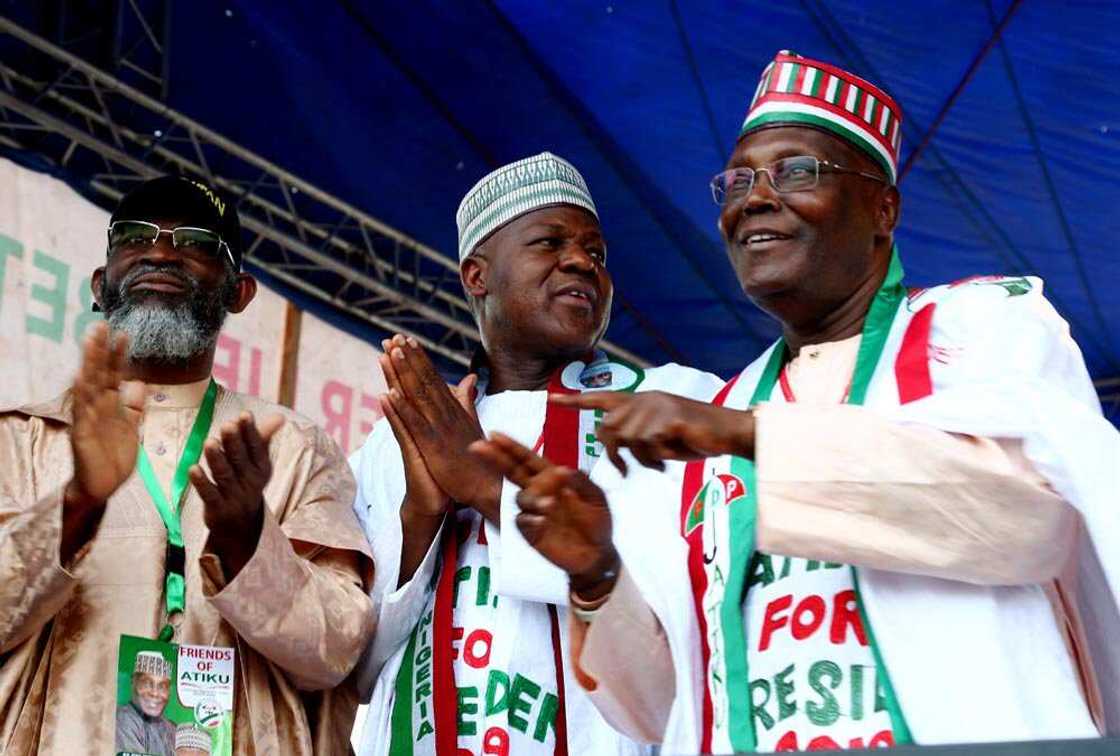 Da duminsa: Yadda Yakubu Dogara ya kawowa Atiku kuri'ar akwatin zabensa Da duminsa: Yadda Yakubu Dogara ya kawowa Atiku kuri'ar akwatin zabensa