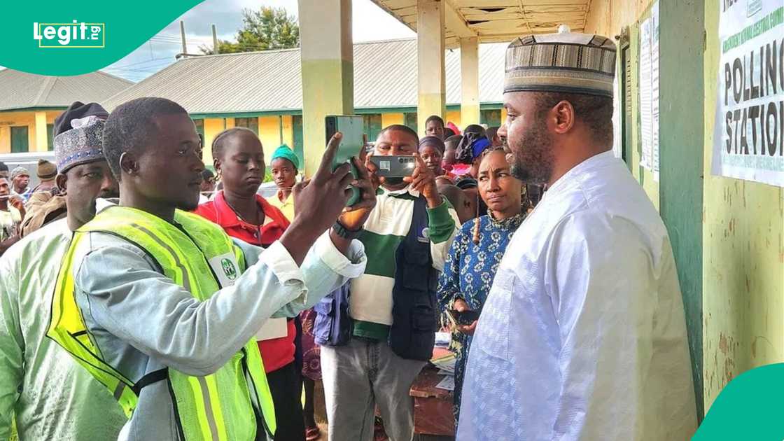 Dan takarar APC, Felix Joseph Bagudu ya lashe zaben cike gurbi na mazabar Chikun/Kajuru a jihar Kaduna Dan takarar APC, Felix Joseph Bagudu ya lashe zaben cike gurbi na mazabar Chikun/Kajuru a jihar Kaduna