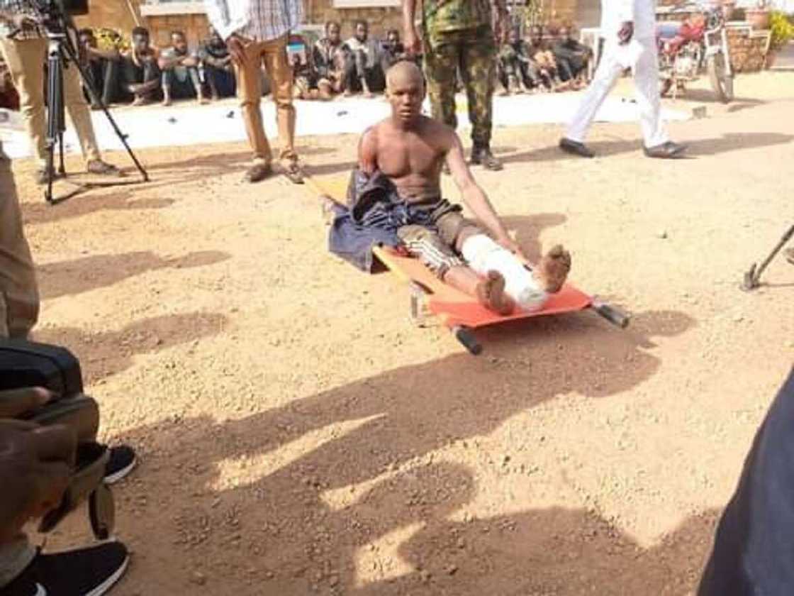 Hotunan hatsabibin mai garkuwa da aka kama yayin da ya tafi karbar kudin fansa Hotunan hatsabibin mai garkuwa da aka kama yayin da ya tafi karbar kudin fansa