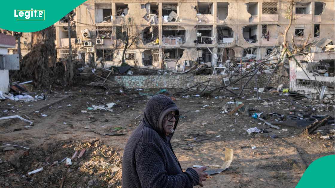 Jerusalem residents prepare supplies during missile interceptions. Jerusalem residents prepare supplies during missile interceptions.