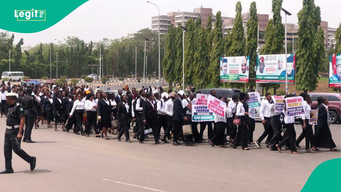 Lauyoyi sun mamaye majalisar tarayya, suna so a kwace ikon majalisun Benue, Zamfara