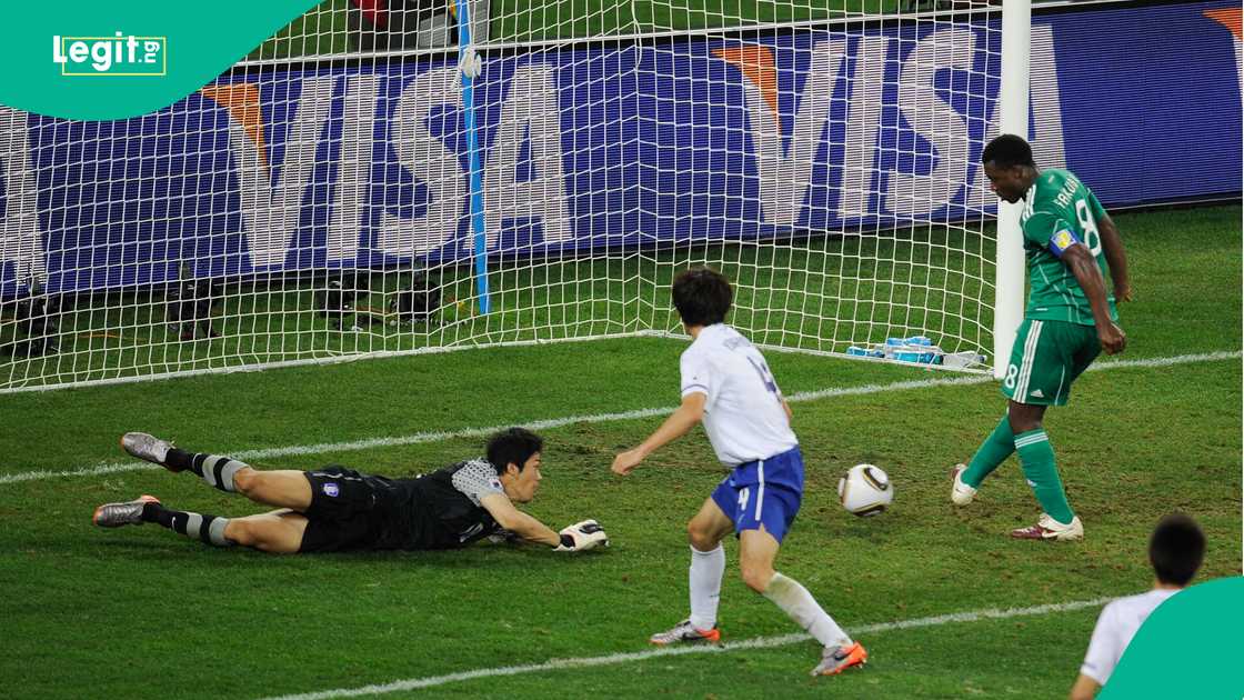 Yakubu Aiyegbeni missed a chance against South Korea Yakubu Aiyegbeni missed a chance against South Korea