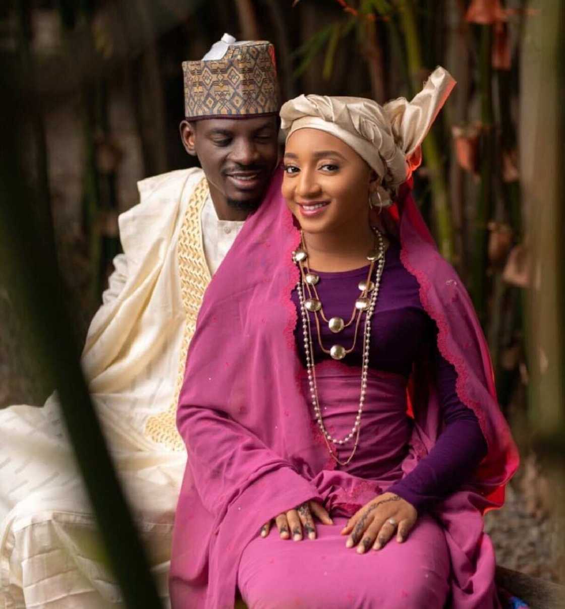 Hadimin shugaban kasa Bashir Ahmad na shirin angwamcewa da amaryarsa Naeema (hoto) Hadimin shugaban kasa Bashir Ahmad na shirin angwamcewa da amaryarsa Naeema (hoto)