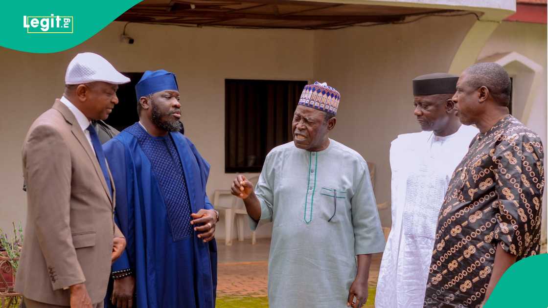 Kefas Wungak Ropshik, the PDP's 2027 Plateau governorship candidate, visits former youth and sports minister Damishi Sango to offer condolences following the deaths of two of Sango's siblings within days.