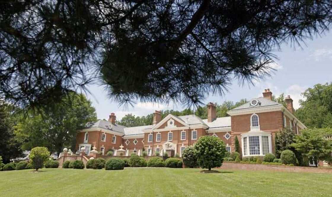 Hotunan kyawawan gidajen miliyoyin daloli mallakin Donald Trump Hotunan kyawawan gidajen miliyoyin daloli mallakin Donald Trump