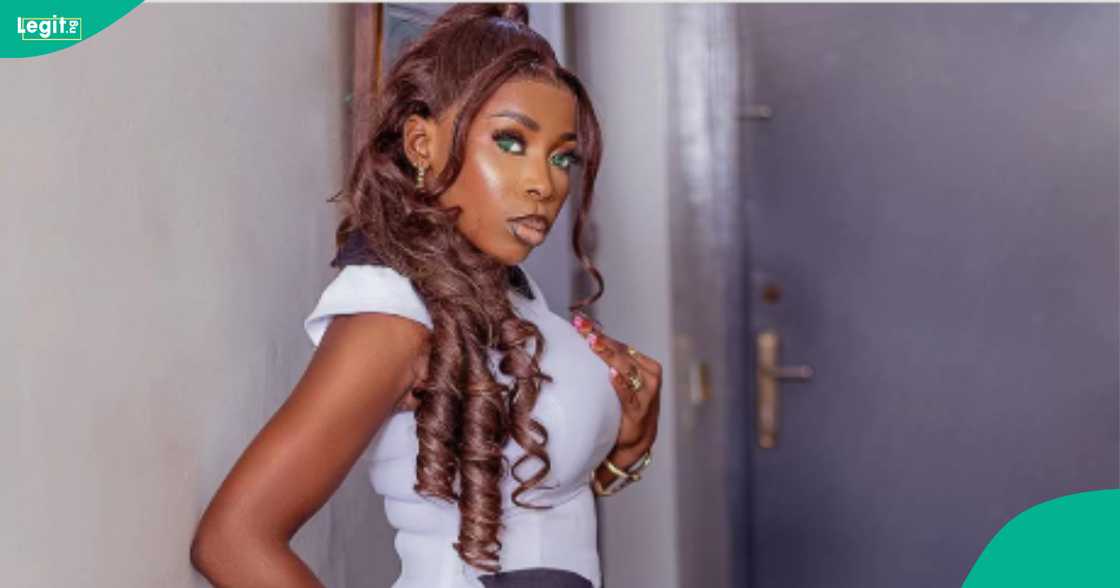 A Nigerian lady shares how thieves broke into her mum’s shop and stole 49 gallons of palm oil and groundnut oil.