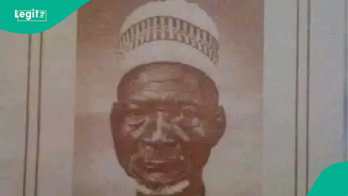 Jami'ar BUK ce ta karrama mawaki Akilu Aliyu da digirin girmamawa saboda raya adabi Jami'ar BUK ce ta karrama mawaki Akilu Aliyu da digirin girmamawa saboda raya adabi
