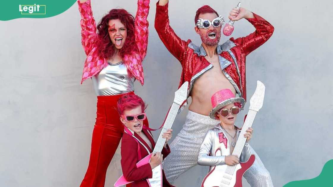 Crayon Pack Family Costume Crayon Pack Family Costume