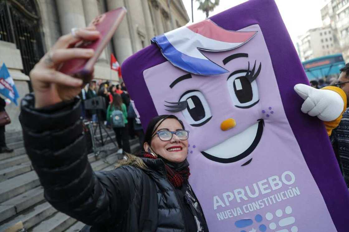 BeReal apps taps into front and rear cameras on smartphones, combining selfies with a peek at what is going on behind the scene. BeReal apps taps into front and rear cameras on smartphones, combining selfies with a peek at what is going on behind the scene.