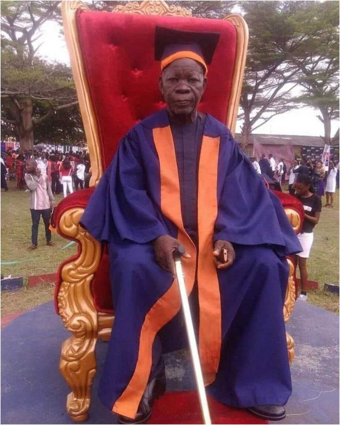 Elderly man matriculates Elderly man matriculates