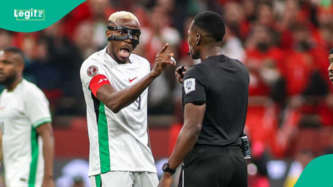 Video shows Ghanaian referee Daniel Laryea being followed as he turns celebrity in Ghana Video shows Ghanaian referee Daniel Laryea being followed as he turns celebrity in Ghana
