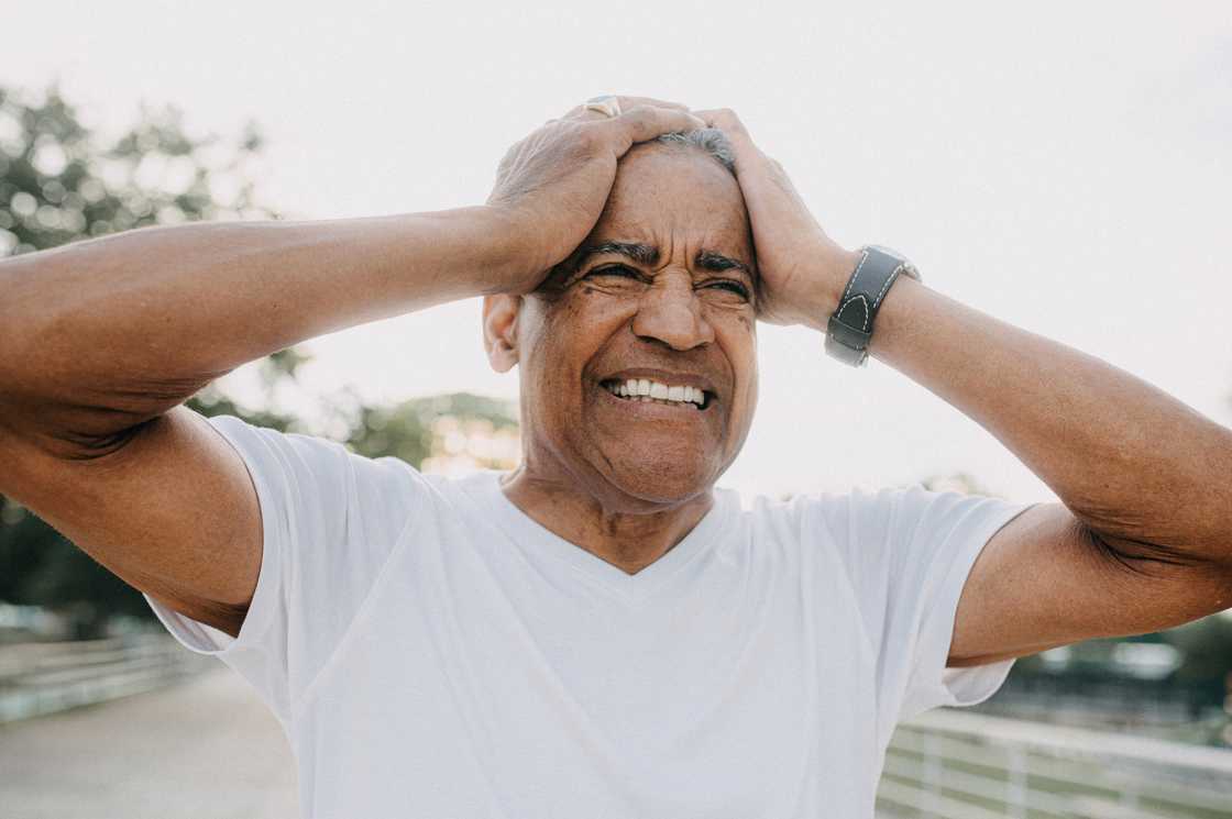 A man hodling his head