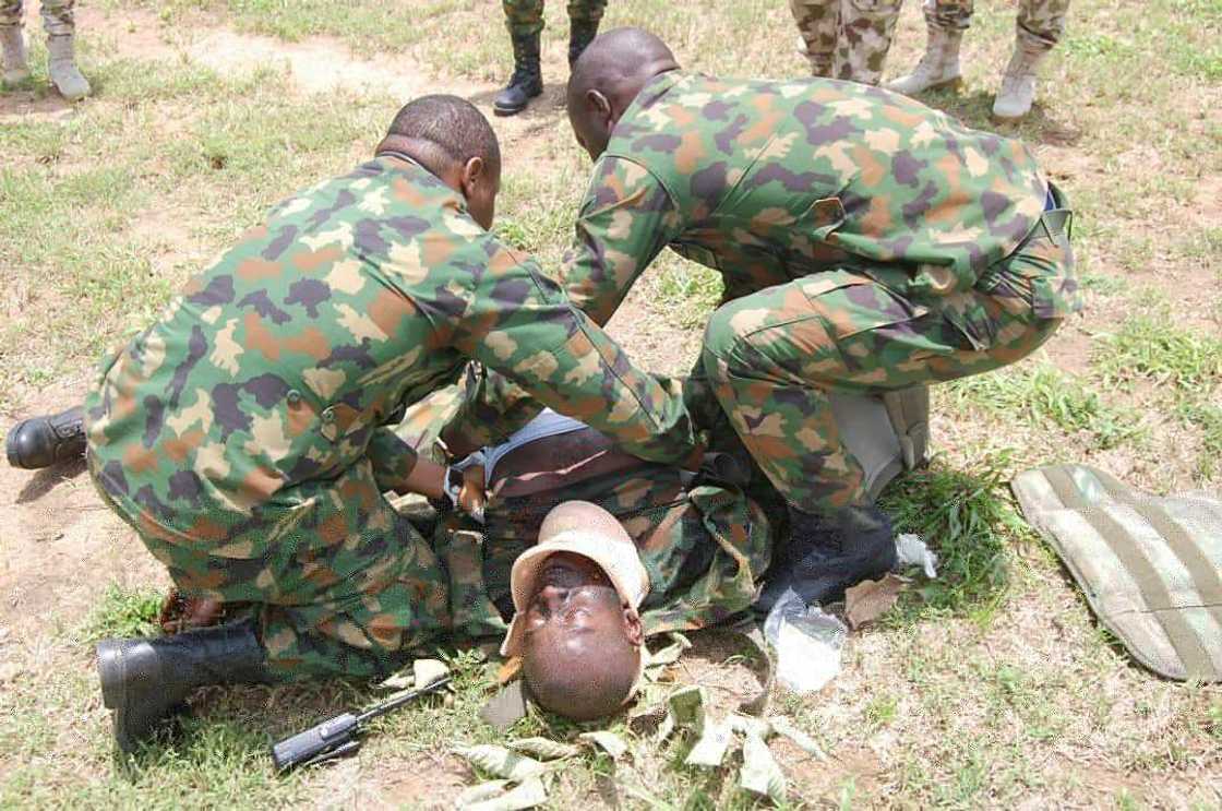 Rundunar sojin sama ta yi gwajin dabarun ceton rai daga samaniya Rundunar sojin sama ta yi gwajin dabarun ceton rai daga samaniya