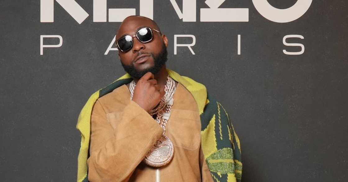 Davido laughs at Portable as he makes fun of his Odogwu bar, fans react Davido laughs at Portable as he makes fun of his Odogwu bar, fans react