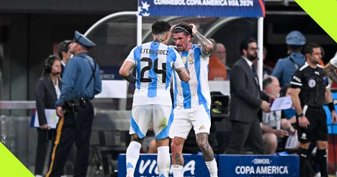 Rodrigo de Paul blasts Enzo Fernandez's Chelsea teammates. Rodrigo de Paul blasts Enzo Fernandez's Chelsea teammates.