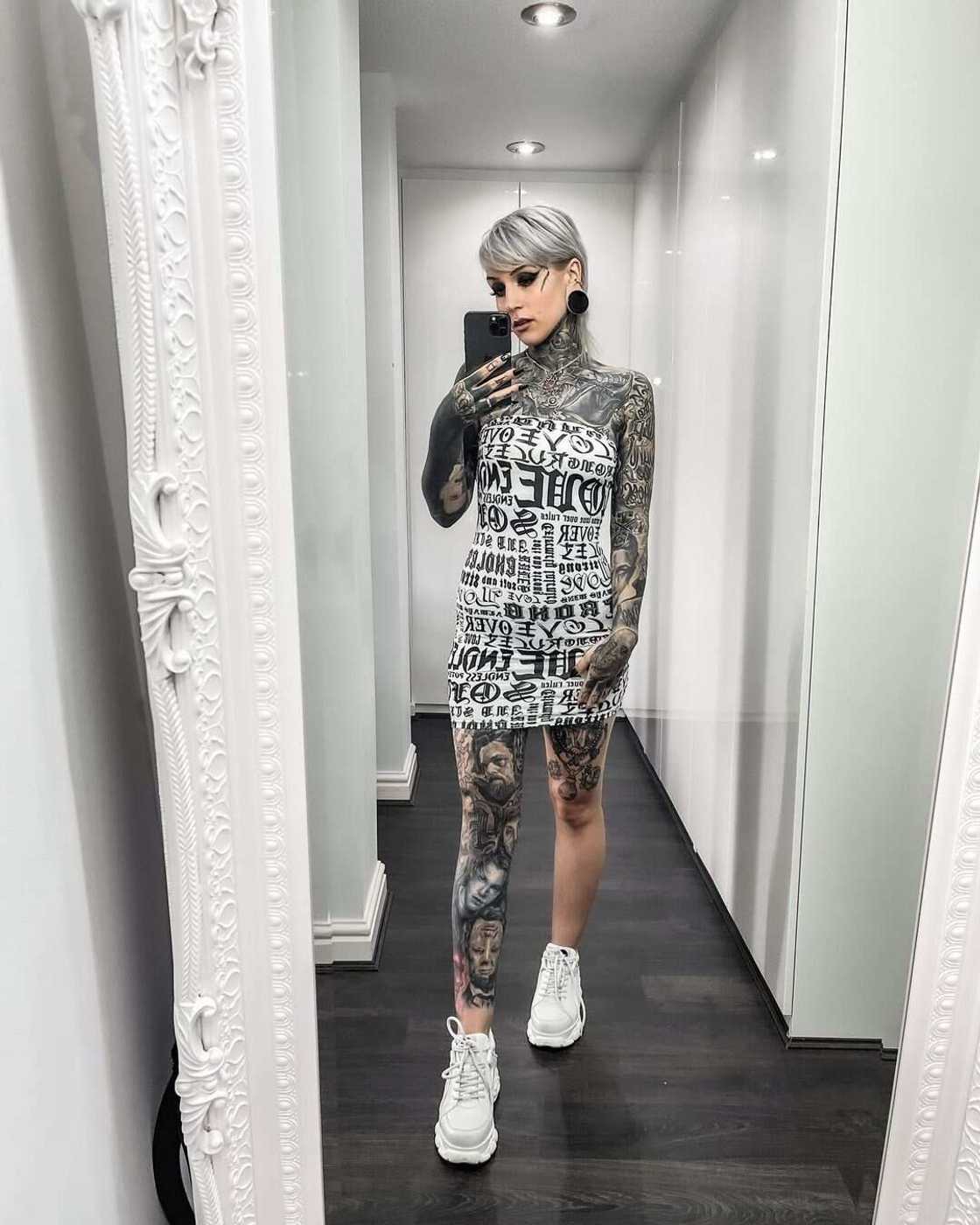 Monami Frost's age