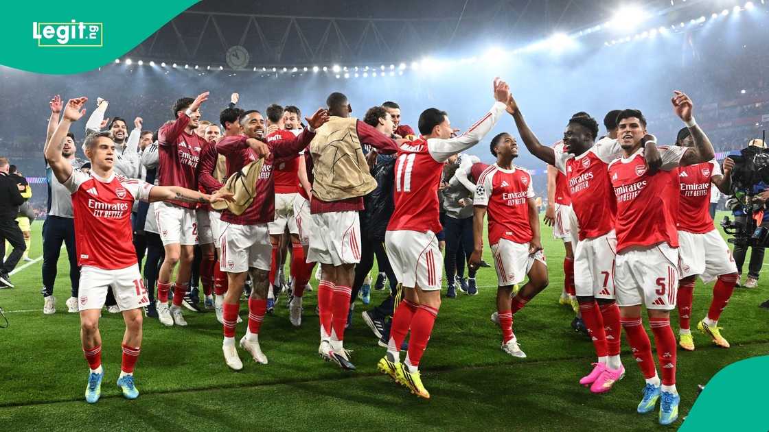 Manchester United, Rio Ferdinand, Arsenal, Paris Saint-Germain, UEFA, Champions League. Manchester United, Rio Ferdinand, Arsenal, Paris Saint-Germain, UEFA, Champions League.
